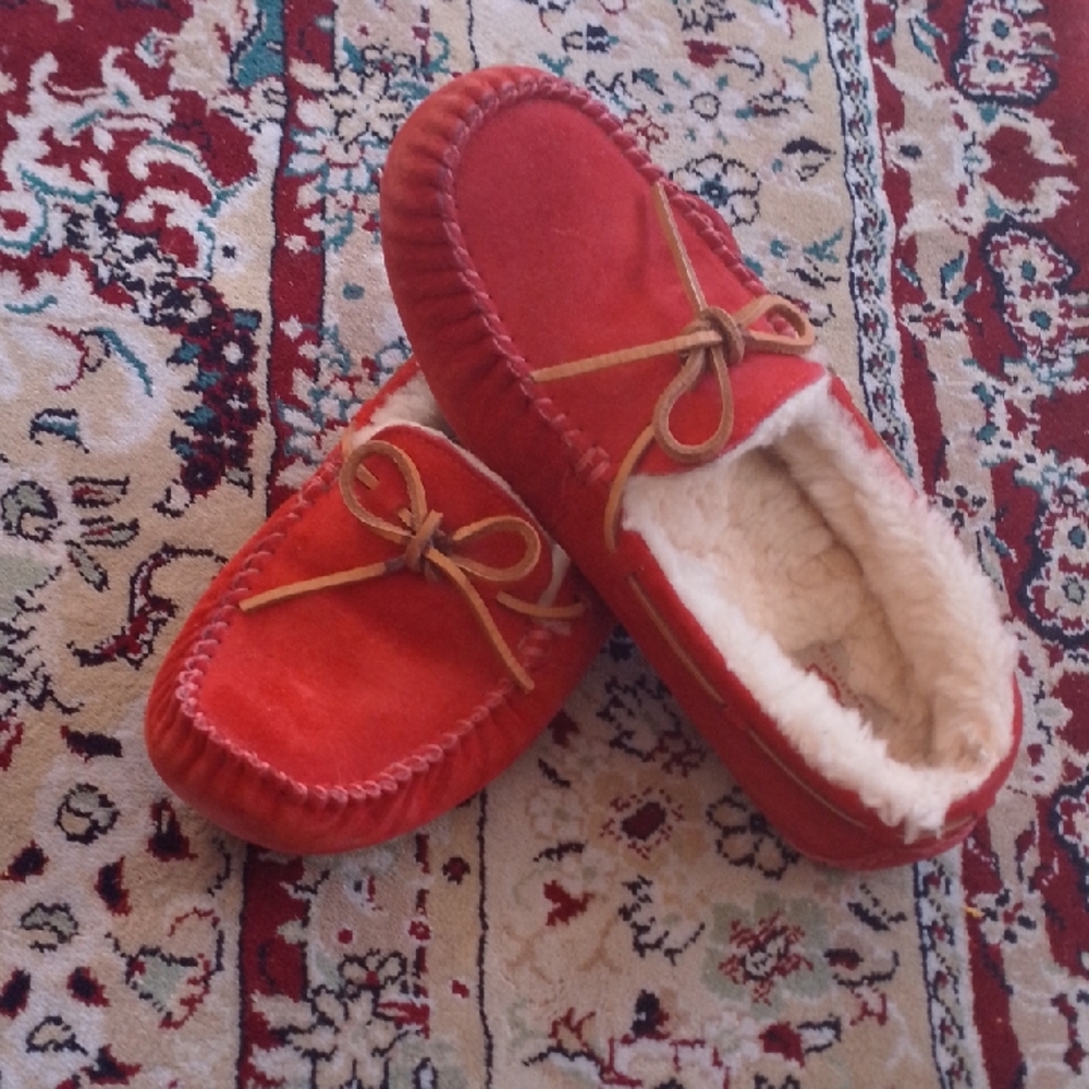 Red Ugg Moccasins 🍒 Sheep Wool Sherling Slippers Rare Color